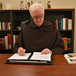 frmicealoneill desk01 150