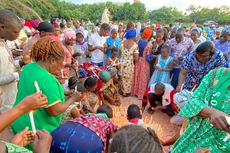 Celebrazione della Madonna del Carmine nel mondo
