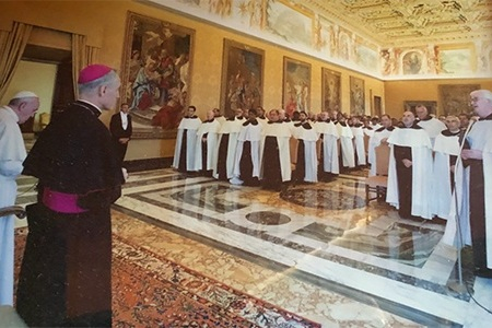 Papa Francesco e i membri del Capitolo Generale, 2019