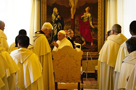 Papa Francisco y el Prior General en la audiencia del Capítulo General, 2019