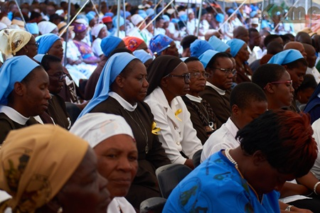 Los Carmelitas celebran 80 años en Zimbabue